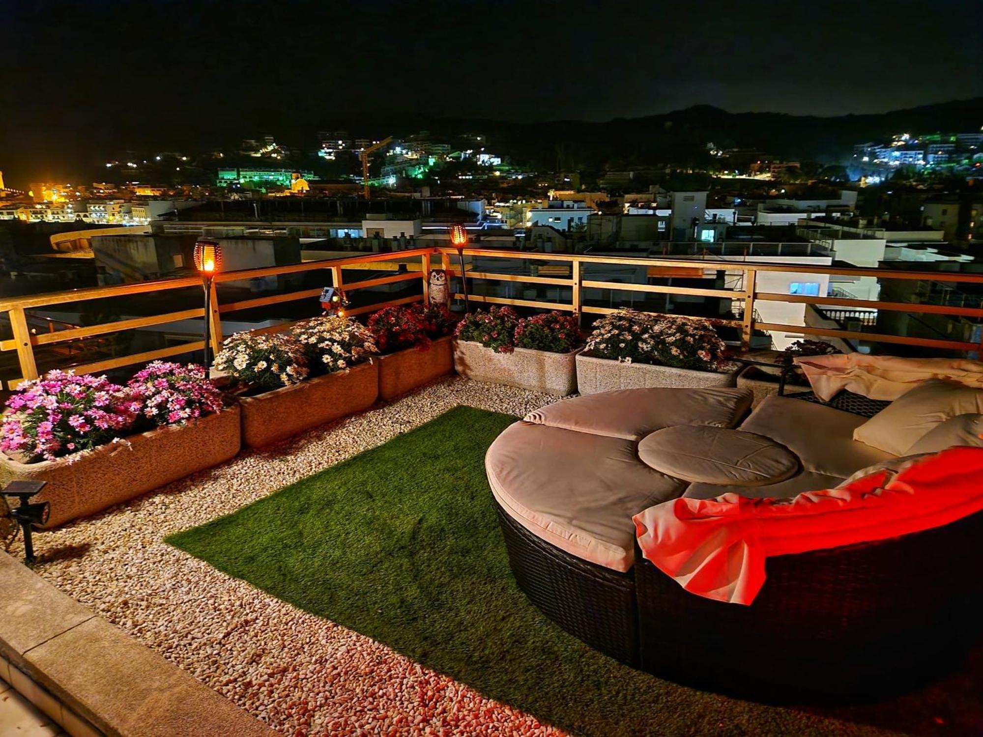 Apartment Luna With Jacuzzi, 5mins Walking To The Beach, Sea And Castle View Big Terrace *