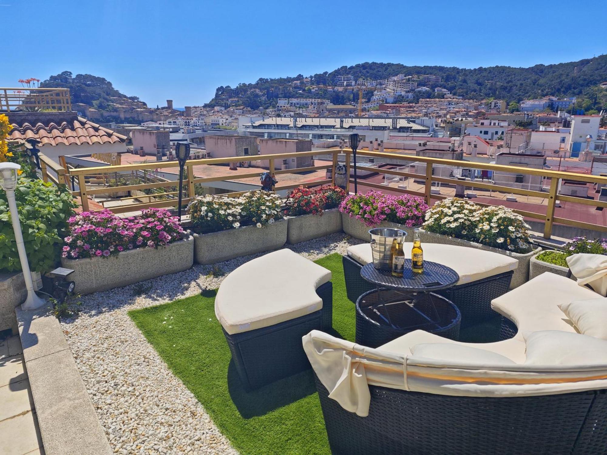 Apartment Luna With Jacuzzi, 5mins Walking To The Beach, Sea And Castle View Big Terrace Tossa de Mar