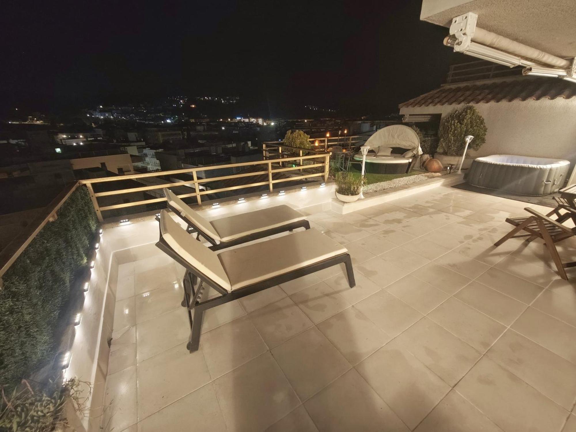 Luna With Jacuzzi, 5mins Walking To The Beach, Sea And Castle View Big Terrace Apartment *