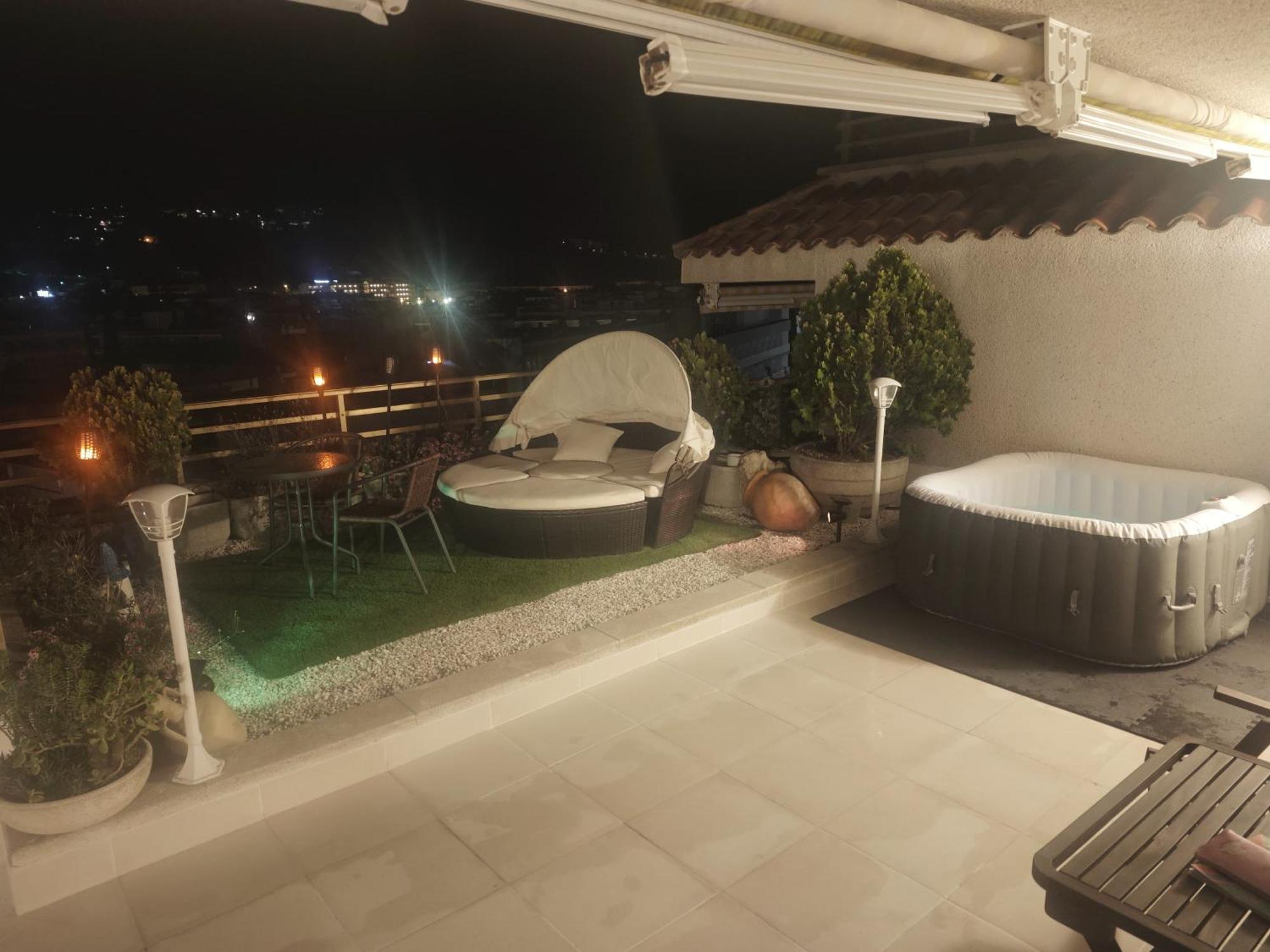 Luna With Jacuzzi, 5mins Walking To The Beach, Sea And Castle View Big Terrace Apartment