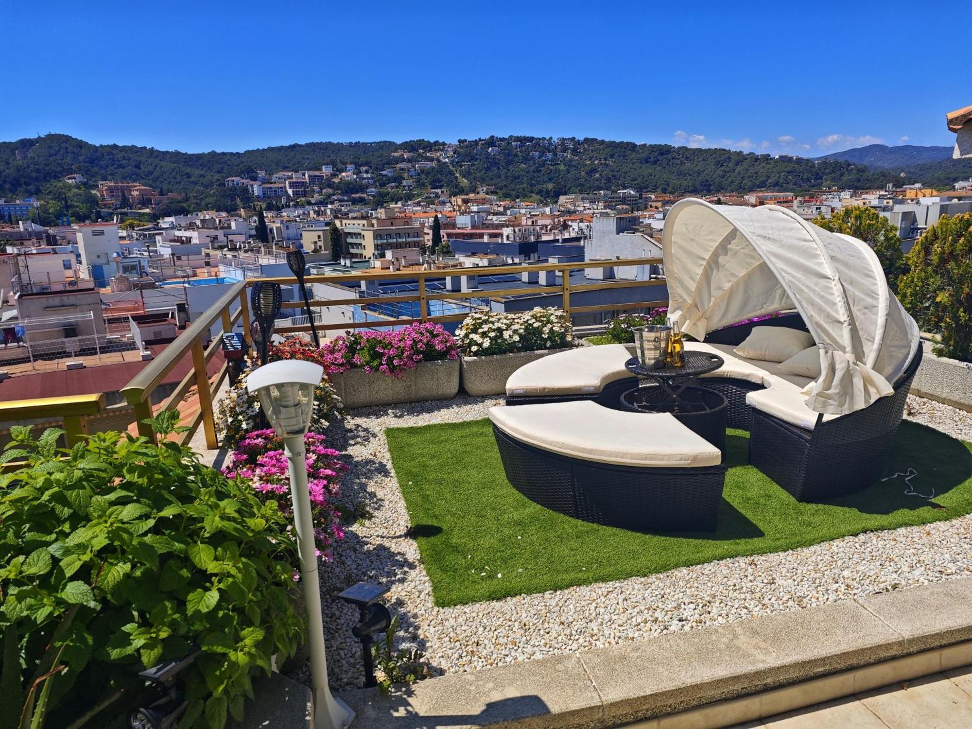 Apartament Luna With Jacuzzi, 5mins Walking To The Beach, Sea And Castle View Big Terrace *