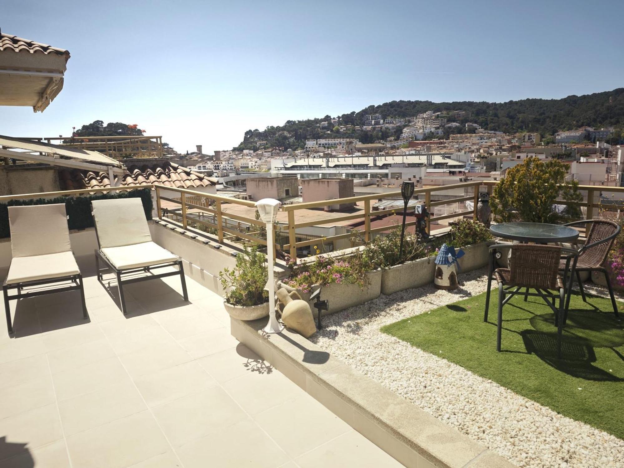 Luna With Jacuzzi, 5mins Walking To The Beach, Sea And Castle View Big Terrace Apartament