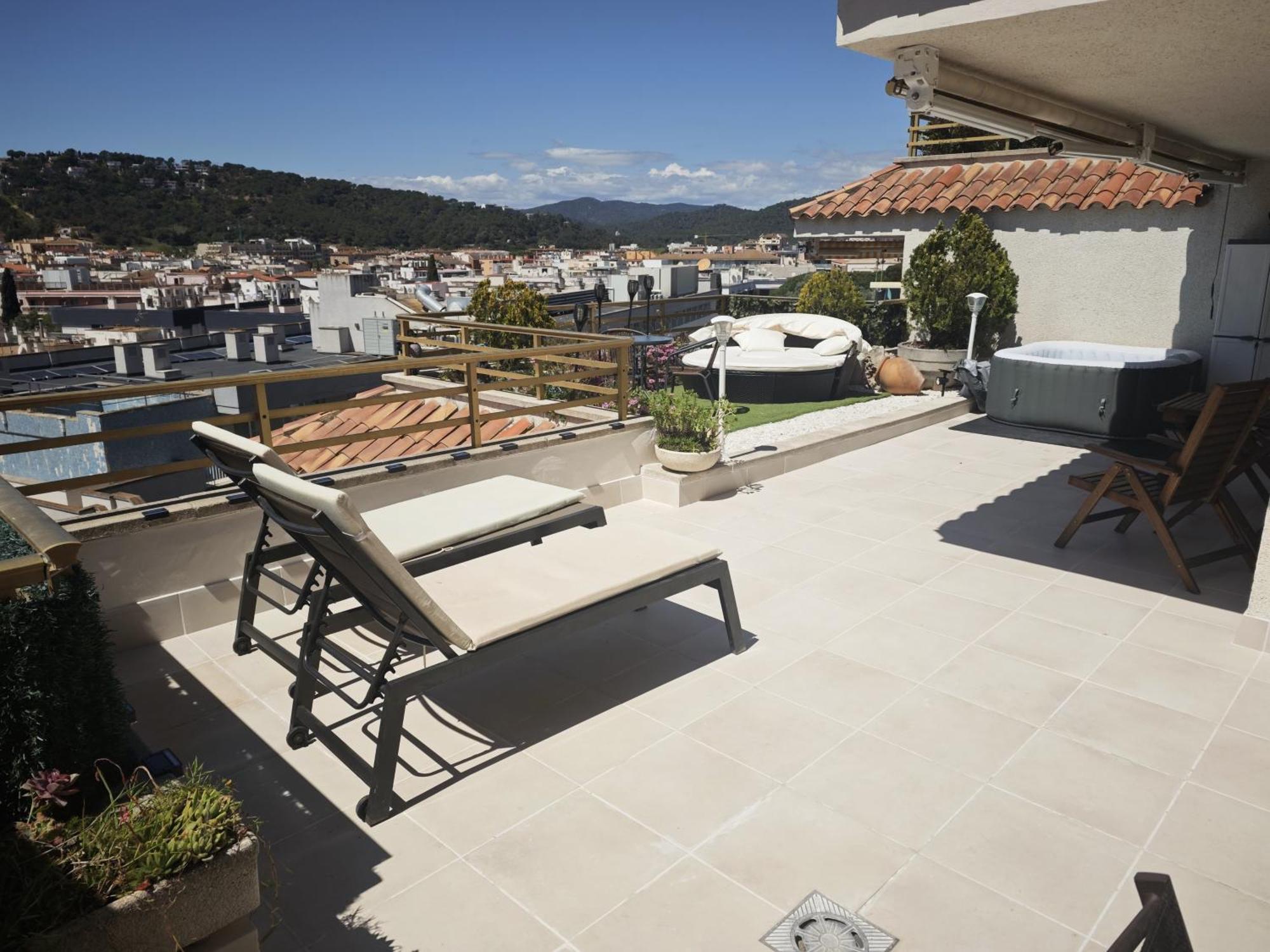Apartament Luna With Jacuzzi, 5mins Walking To The Beach, Sea And Castle View Big Terrace *