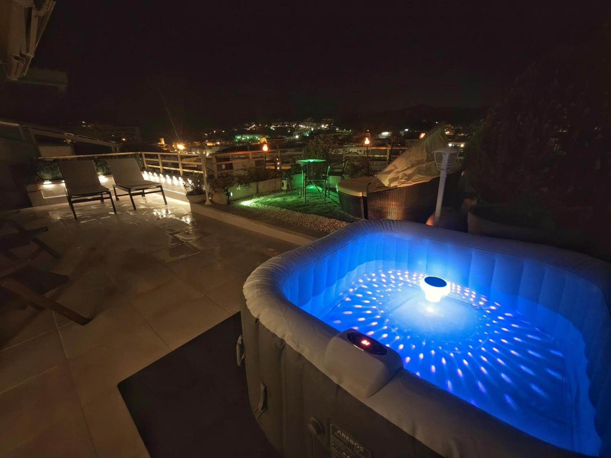 Luna With Jacuzzi, 5mins Walking To The Beach, Sea And Castle View Big Terrace *